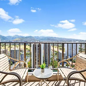 Apartment Stunning Mountain View Condo, Near With Parking, Honolulu
